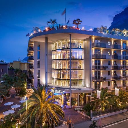Hotel Kristal Palace - TonelliHotels Riva del Garda Esterno foto