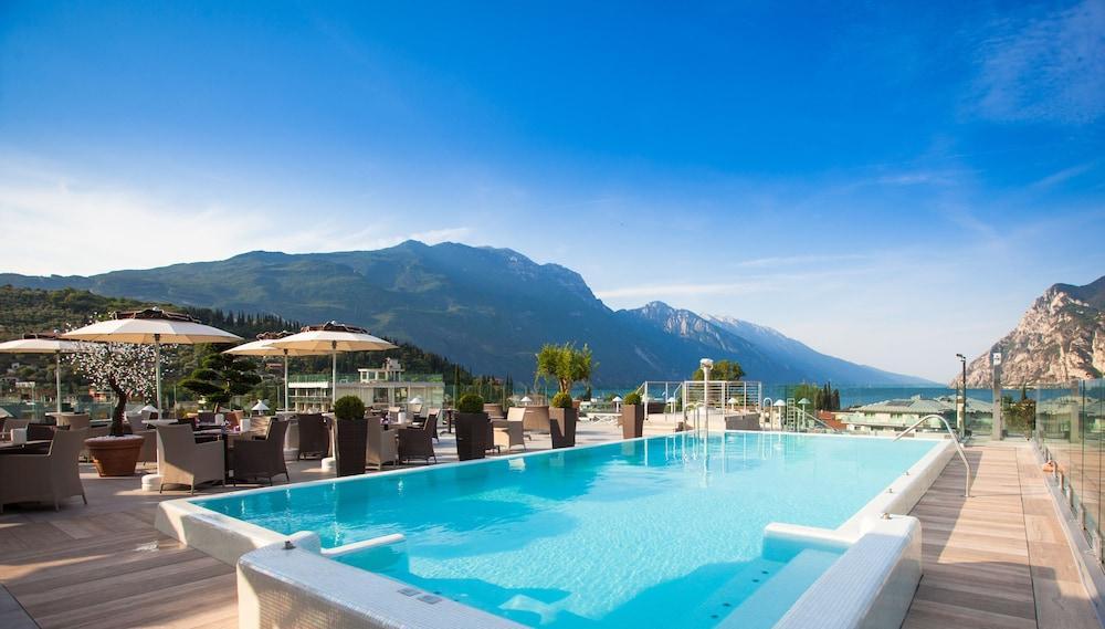 Hotel Kristal Palace - TonelliHotels Riva del Garda Esterno foto