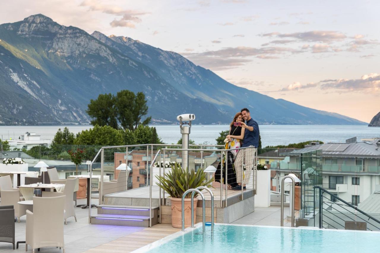 Hotel Kristal Palace - TonelliHotels Riva del Garda Esterno foto