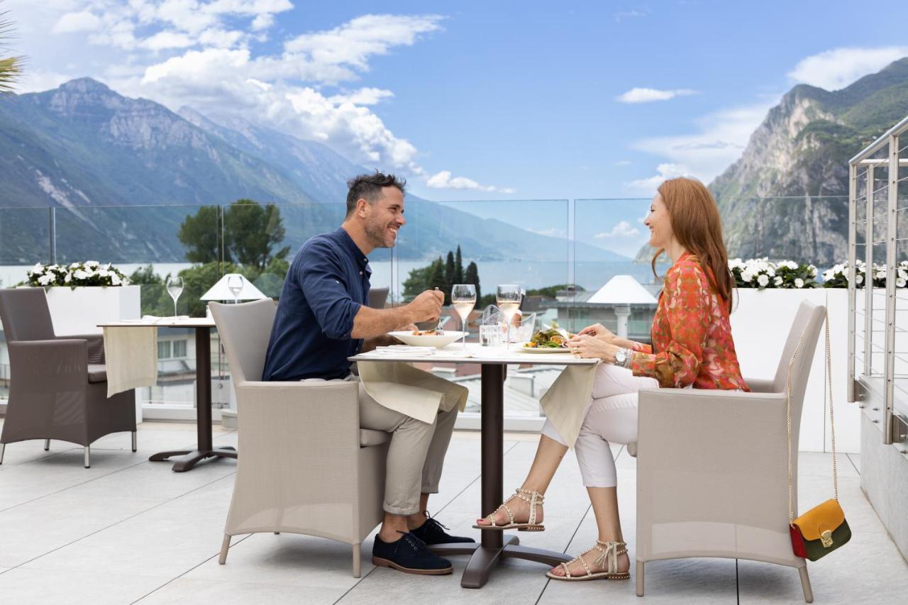 Hotel Kristal Palace - TonelliHotels Riva del Garda Esterno foto