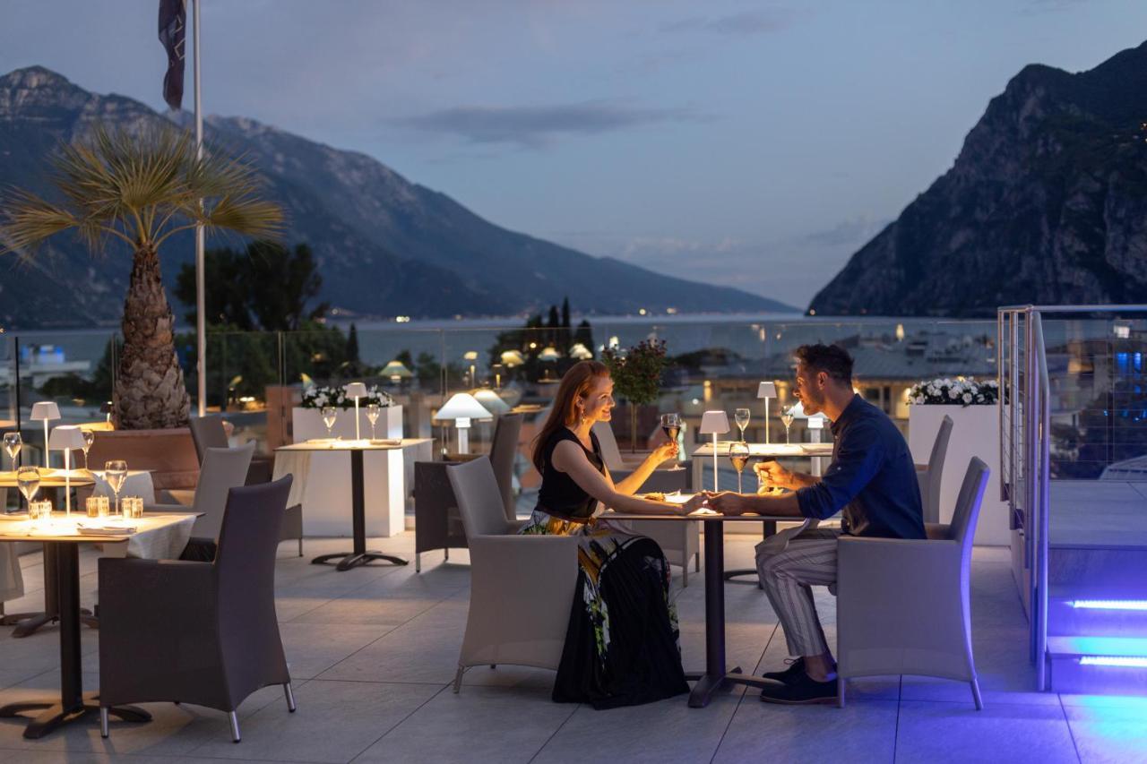 Hotel Kristal Palace - TonelliHotels Riva del Garda Esterno foto