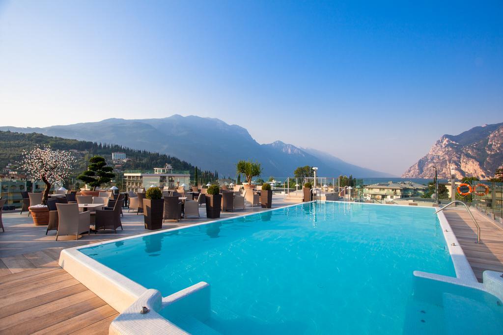 Hotel Kristal Palace - TonelliHotels Riva del Garda Esterno foto