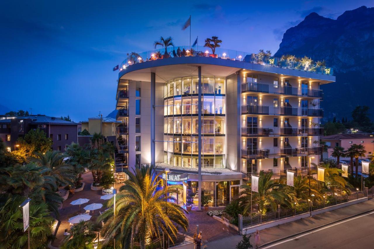 Hotel Kristal Palace - TonelliHotels Riva del Garda Esterno foto