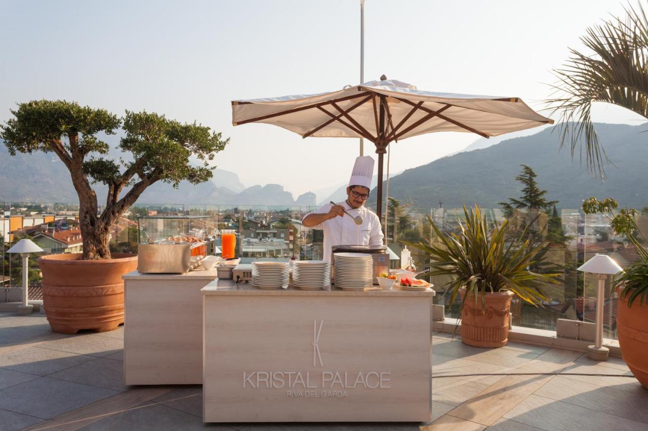 Hotel Kristal Palace - TonelliHotels Riva del Garda Esterno foto