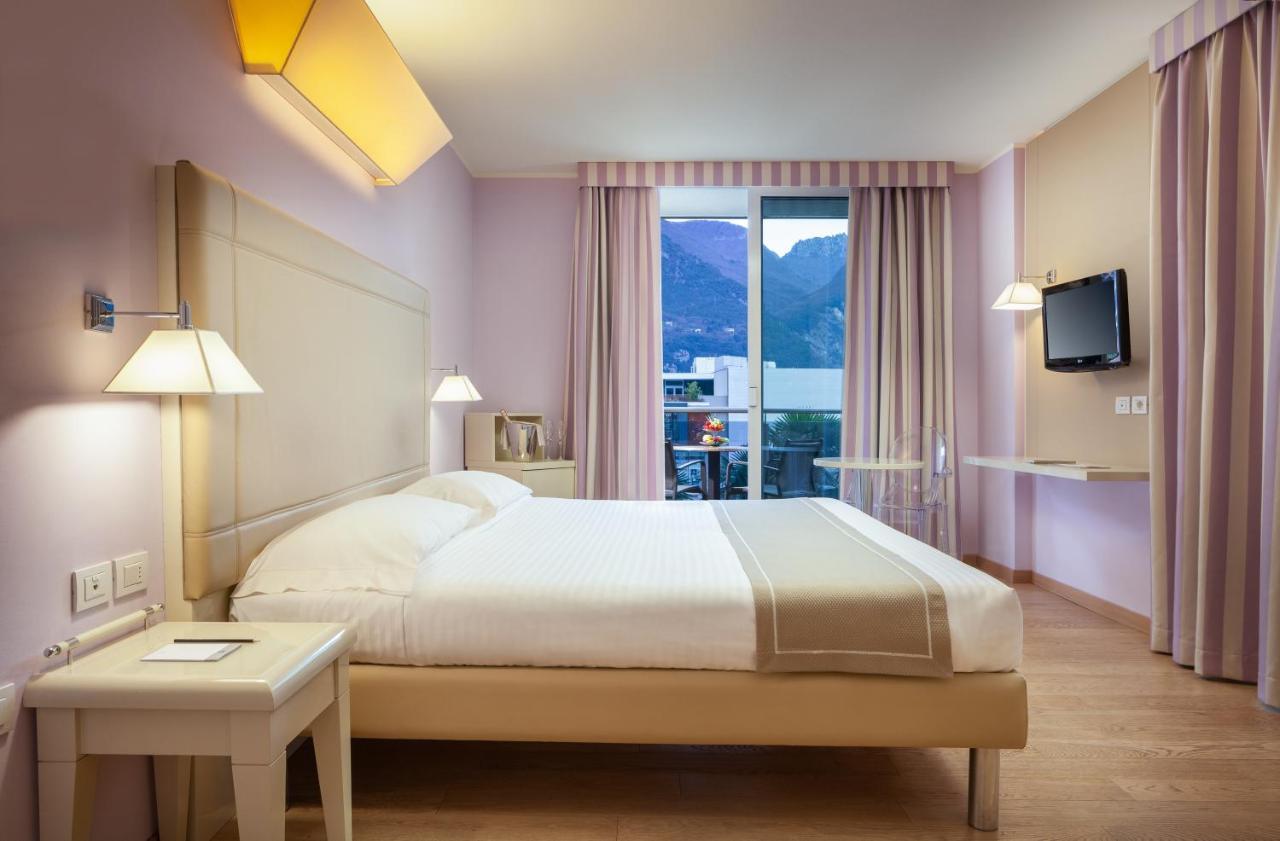 Hotel Kristal Palace - TonelliHotels Riva del Garda Esterno foto